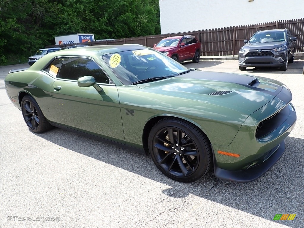 2019 Dodge Challenger R/T Scat Pack Stars and Stripes Edition Exterior Photos