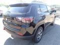Diamond Black Crystal Pearl - Compass Trailhawk 4x4 Photo No. 5