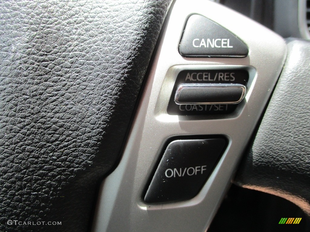 2017 Nissan TITAN XD S Crew Cab 4x4 Steering Wheel Photos