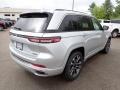Silver Zynith - Grand Cherokee Overland 4x4 Photo No. 5