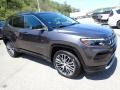 Front 3/4 View of 2022 Compass Limited 4x4