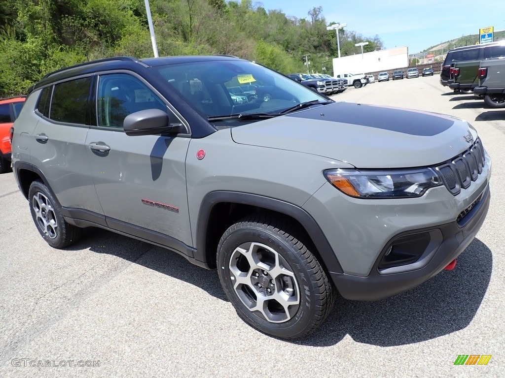 2022 Compass Trailhawk 4x4 - Sting Gray / Black/Ruby Red photo #8