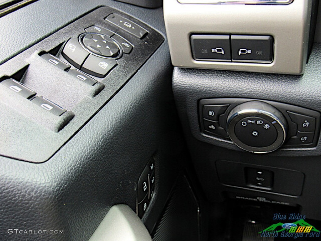 2022 F350 Super Duty Lariat Crew Cab 4x4 - Antimatter Blue / Black Onyx photo #23