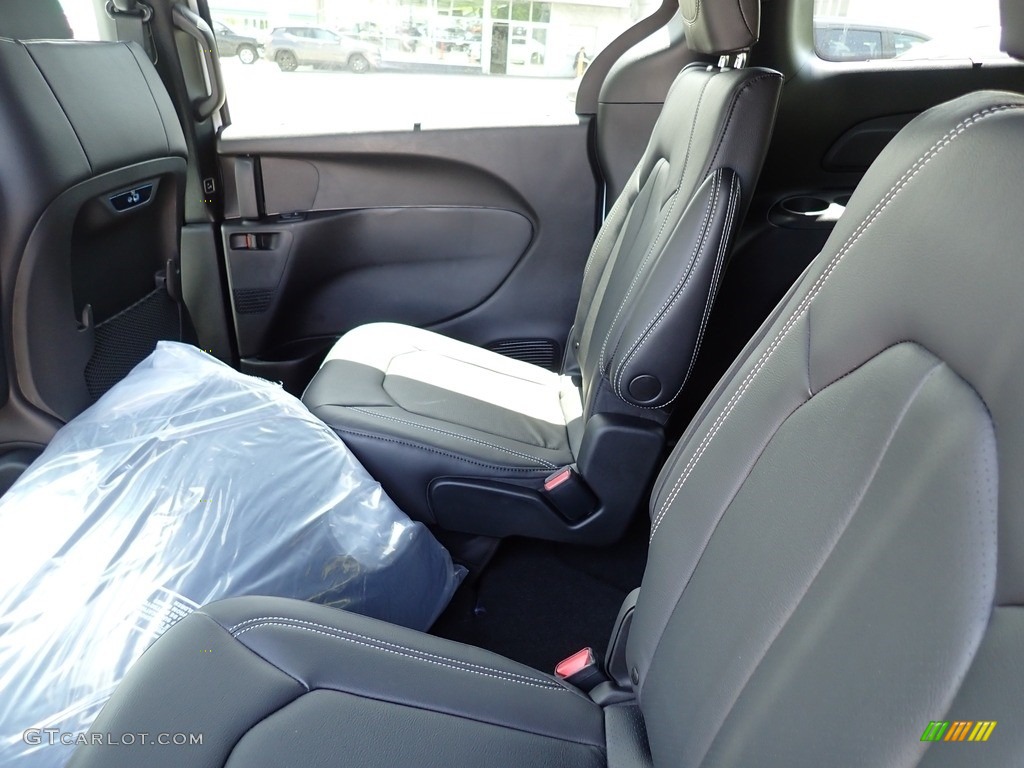 2022 Pacifica Touring L AWD - Bright White / Black photo #12