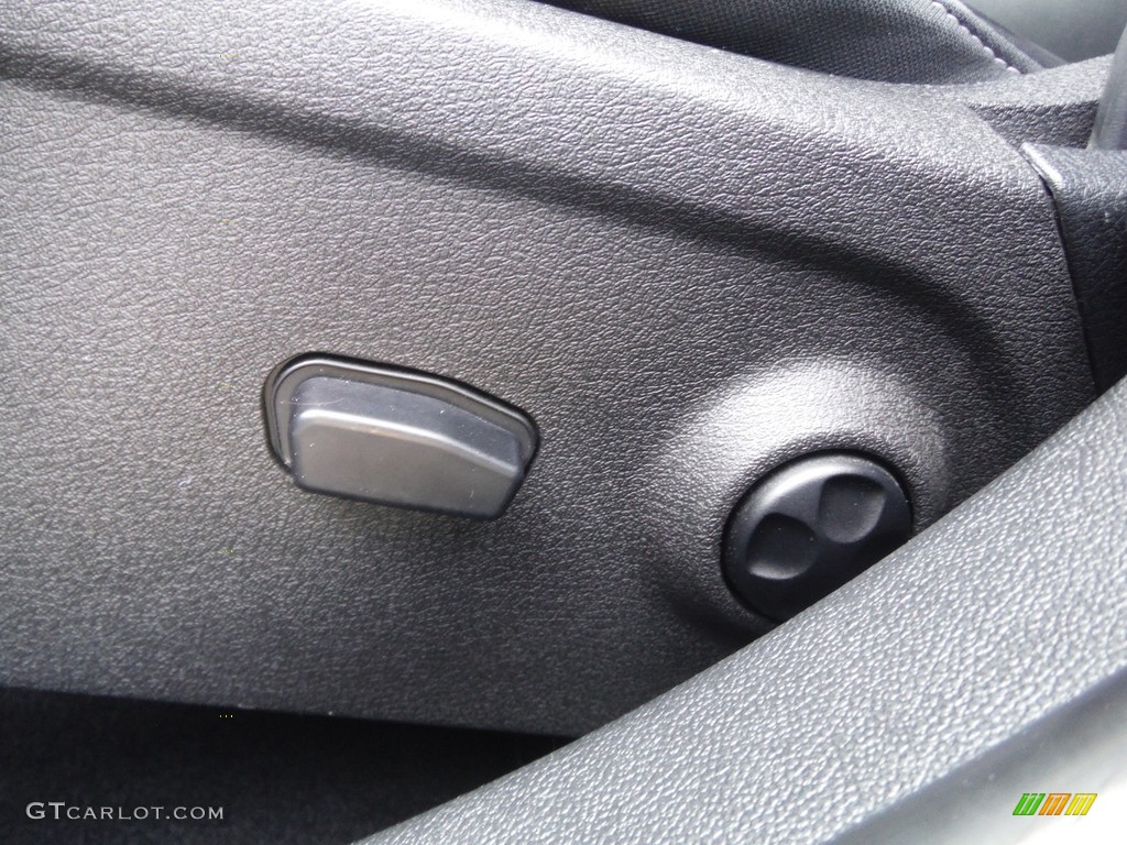 2018 Journey Crossroad AWD - Pitch Black / Black photo #16