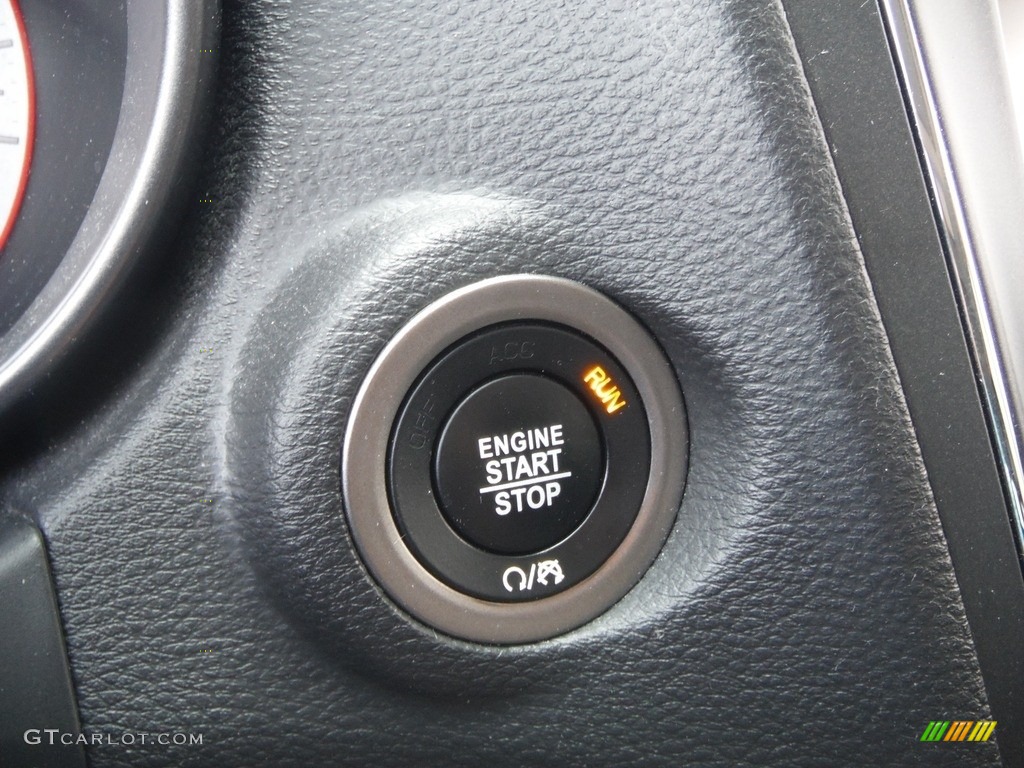 2018 Journey Crossroad AWD - Pitch Black / Black photo #27