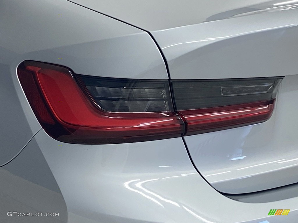 2019 3 Series 330i Sedan - Glacier Silver Metallic / Black photo #8