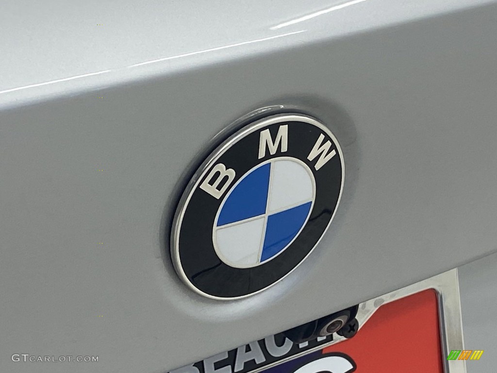 2019 3 Series 330i Sedan - Glacier Silver Metallic / Black photo #9