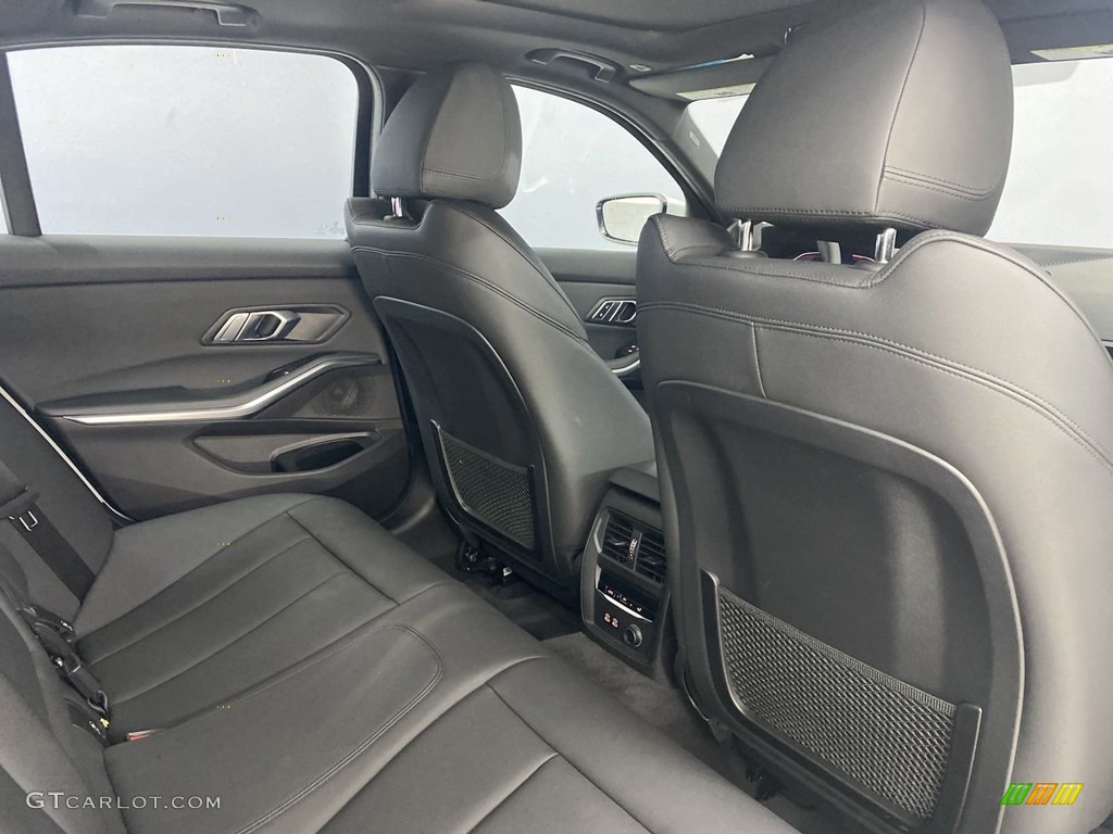 2019 3 Series 330i Sedan - Glacier Silver Metallic / Black photo #35