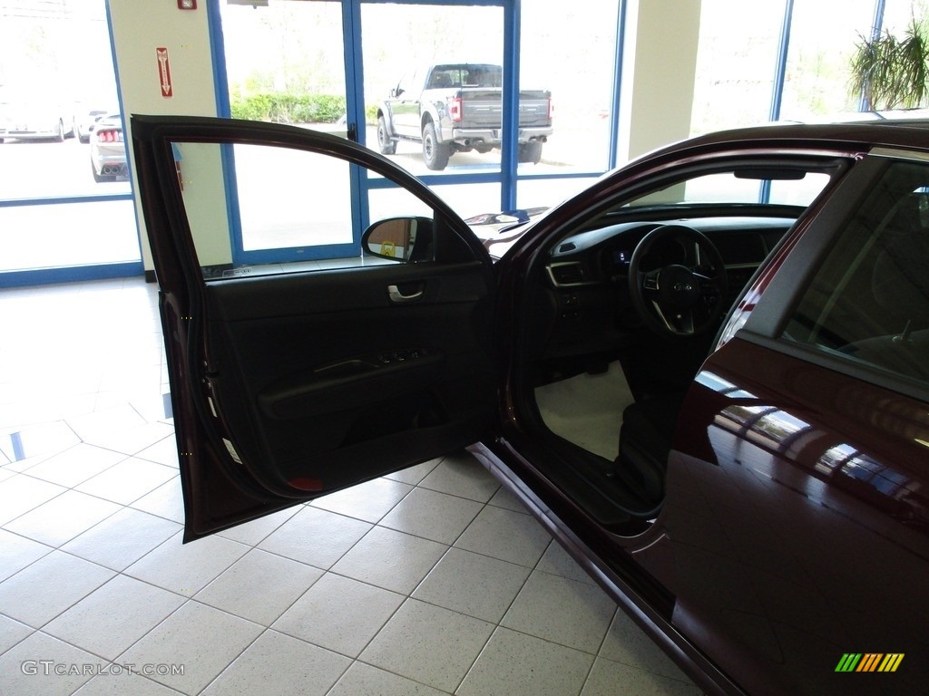 2020 Optima LX - Sangria / Black photo #25