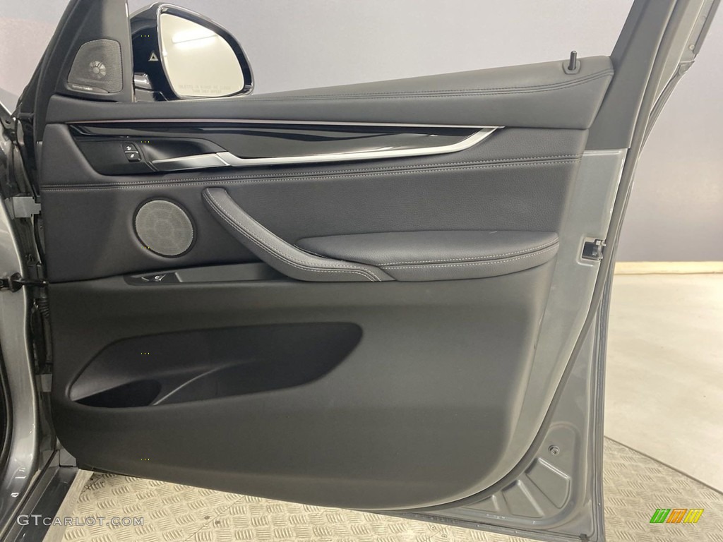 2019 X6 xDrive50i - Space Gray Metallic / Black photo #31