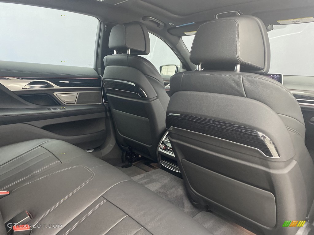 Black Interior 2022 BMW 7 Series 740i Sedan Photo #144270370