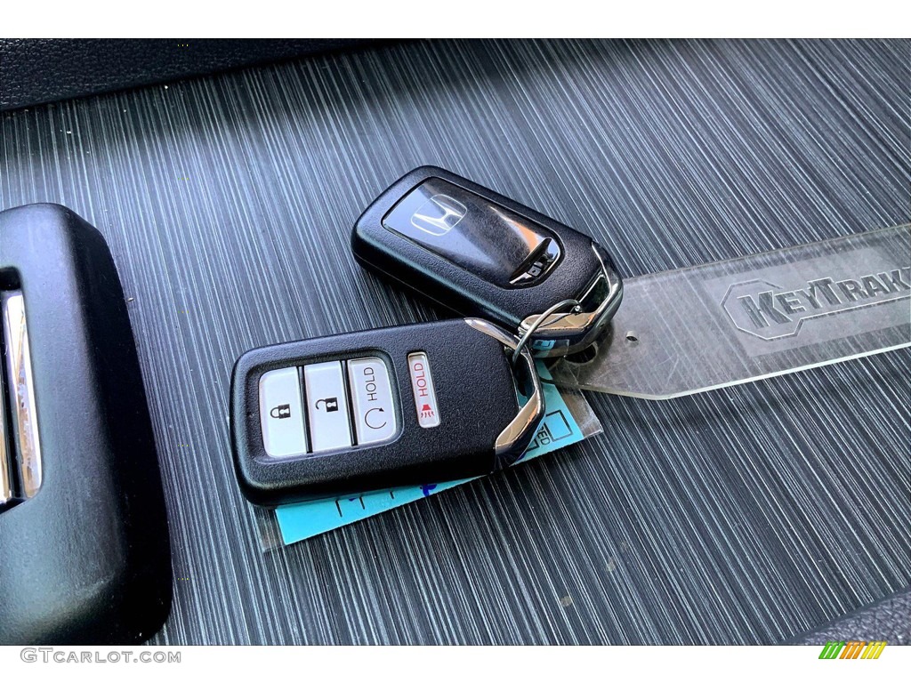 2019 Honda Ridgeline RTL Keys Photos