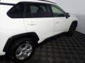 Super White - RAV4 XLE Photo No. 19