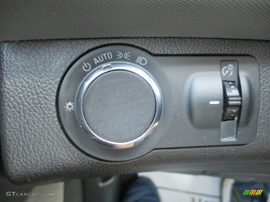 2019 Sonic LT Sedan - Summit White / Jet Black photo #11