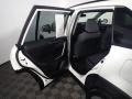 Super White - RAV4 XLE Photo No. 34