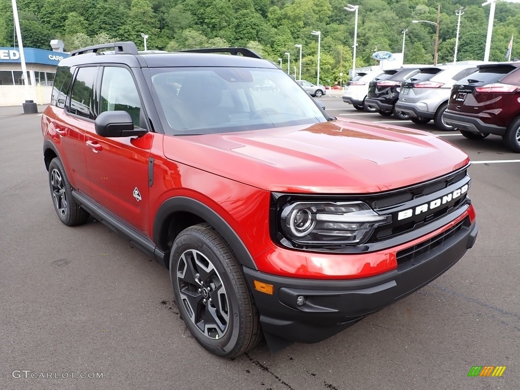 2022 Bronco Sport Outer Banks 4x4 - Hot Pepper Red / Navy Pier photo #2