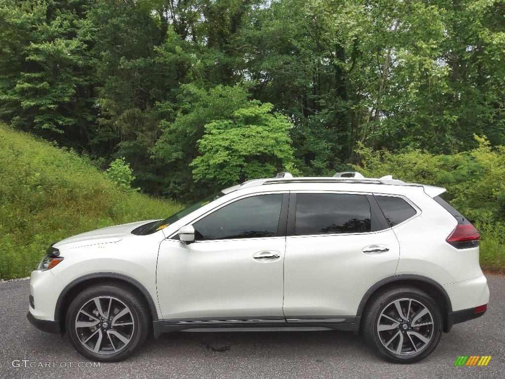 Pearl White Tricoat Nissan Rogue