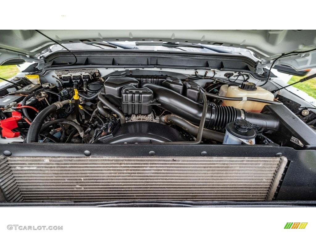 2014 Ford F350 Super Duty XLT Crew Cab 4x4 Engine Photos