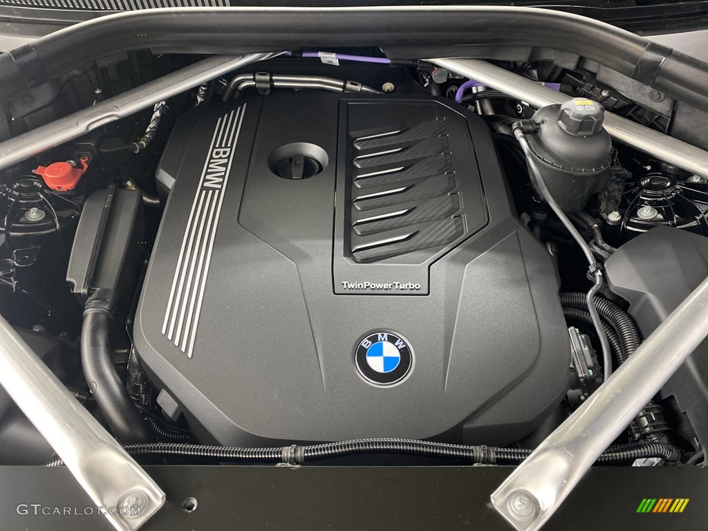 2022 BMW X5 sDrive40i Engine Photos