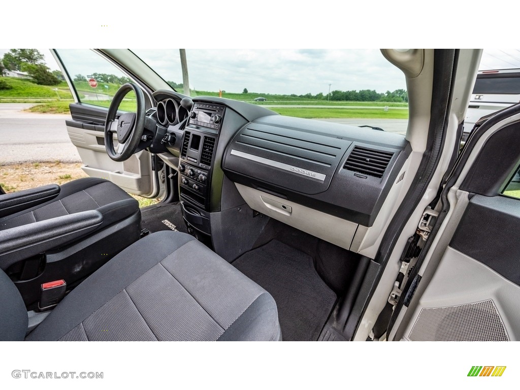 2008 Grand Caravan SE - Stone White / Medium Slate Gray/Light Shale photo #24