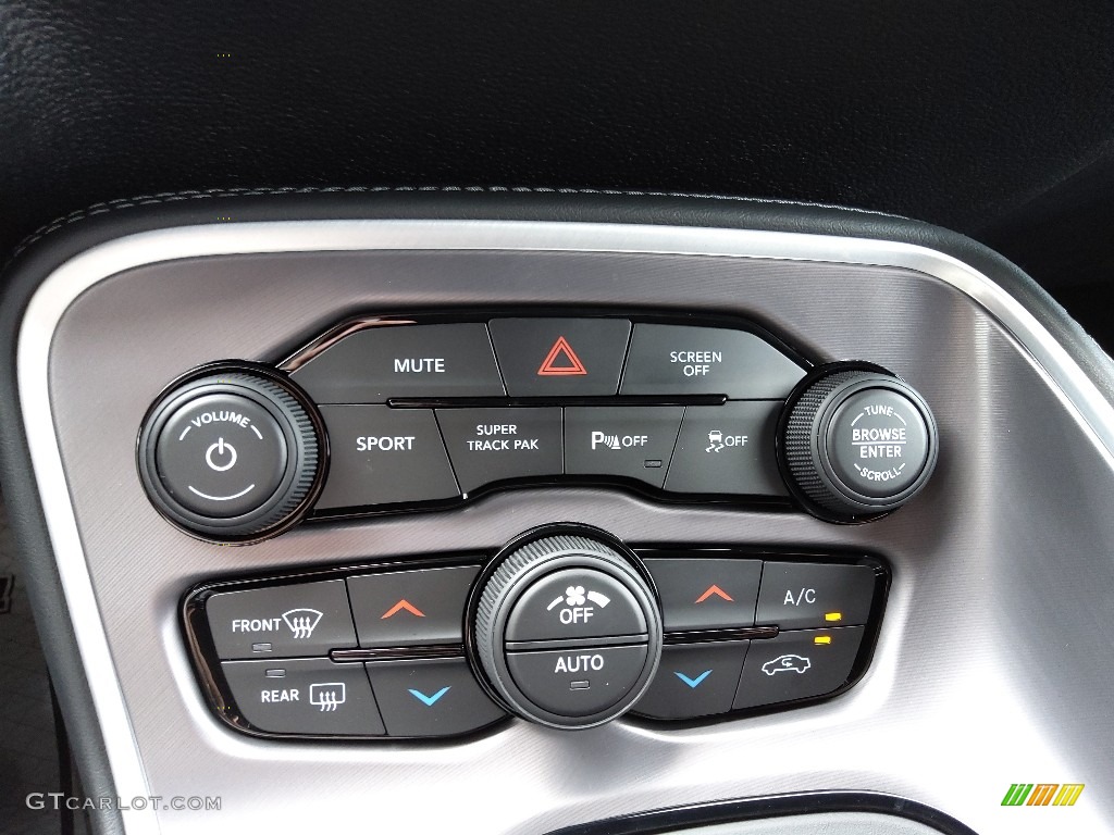 2022 Dodge Challenger R/T Controls Photos