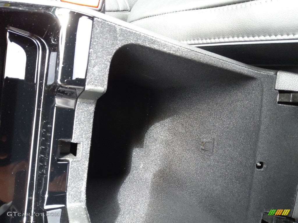 2022 Grand Cherokee Overland 4x4 - Bright White / Global Black photo #30