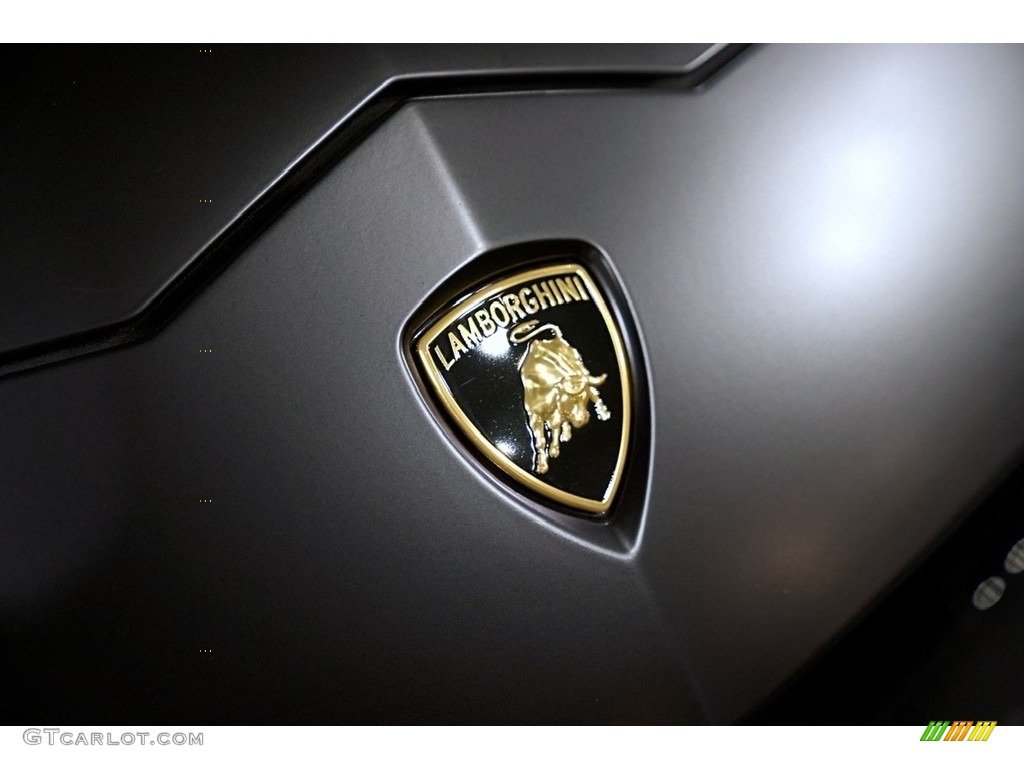 2022 Lamborghini Urus AWD Marks and Logos Photo #144293859