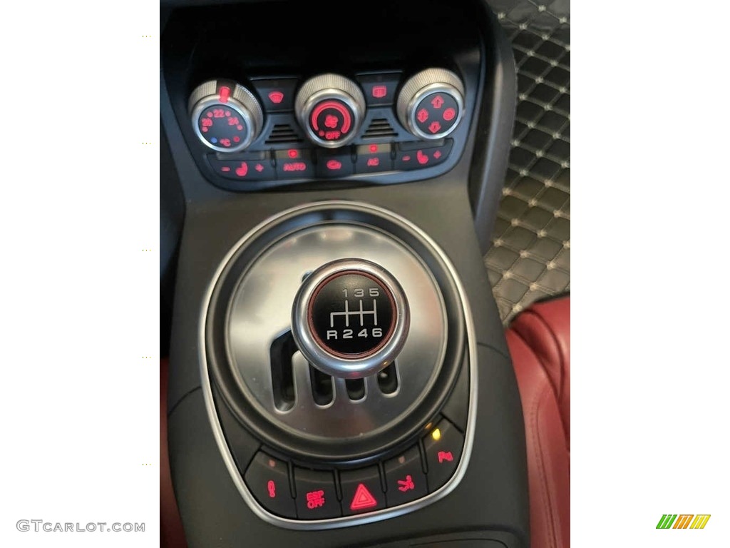 2011 Audi R8 5.2 FSI quattro Transmission Photos