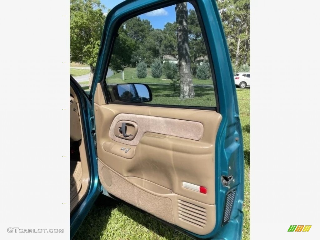 1995 Chevrolet C/K C1500 Extended Cab Beige Door Panel Photo #144296353