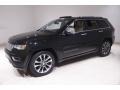 Diamond Black Crystal Pearl - Grand Cherokee Overland 4x4 Photo No. 3