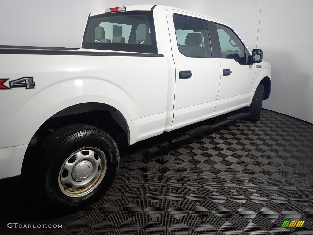 2016 F150 XL SuperCrew 4x4 - Oxford White / Medium Earth Gray photo #17