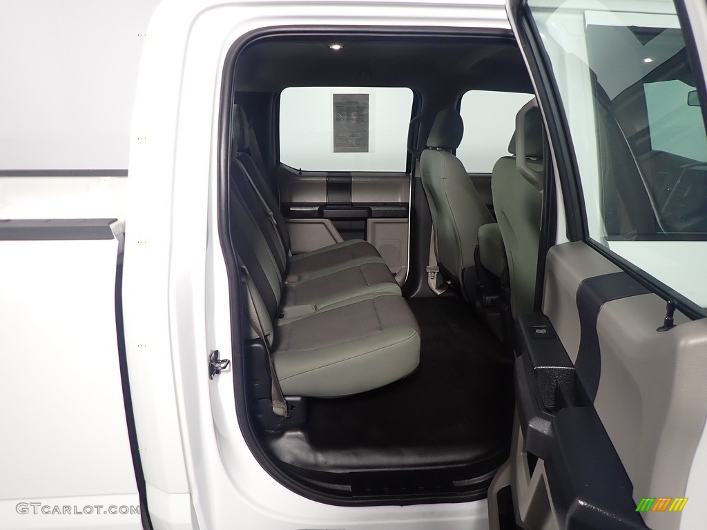 2016 F150 XL SuperCrew 4x4 - Oxford White / Medium Earth Gray photo #35