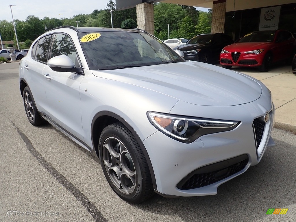 2022 Alfa Romeo Stelvio Ti AWD Exterior Photos