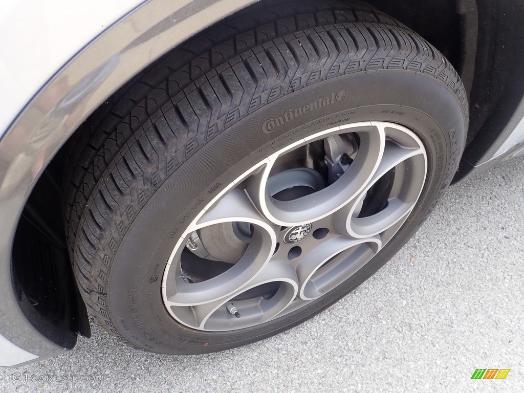 2022 Alfa Romeo Stelvio Ti AWD Wheel Photos