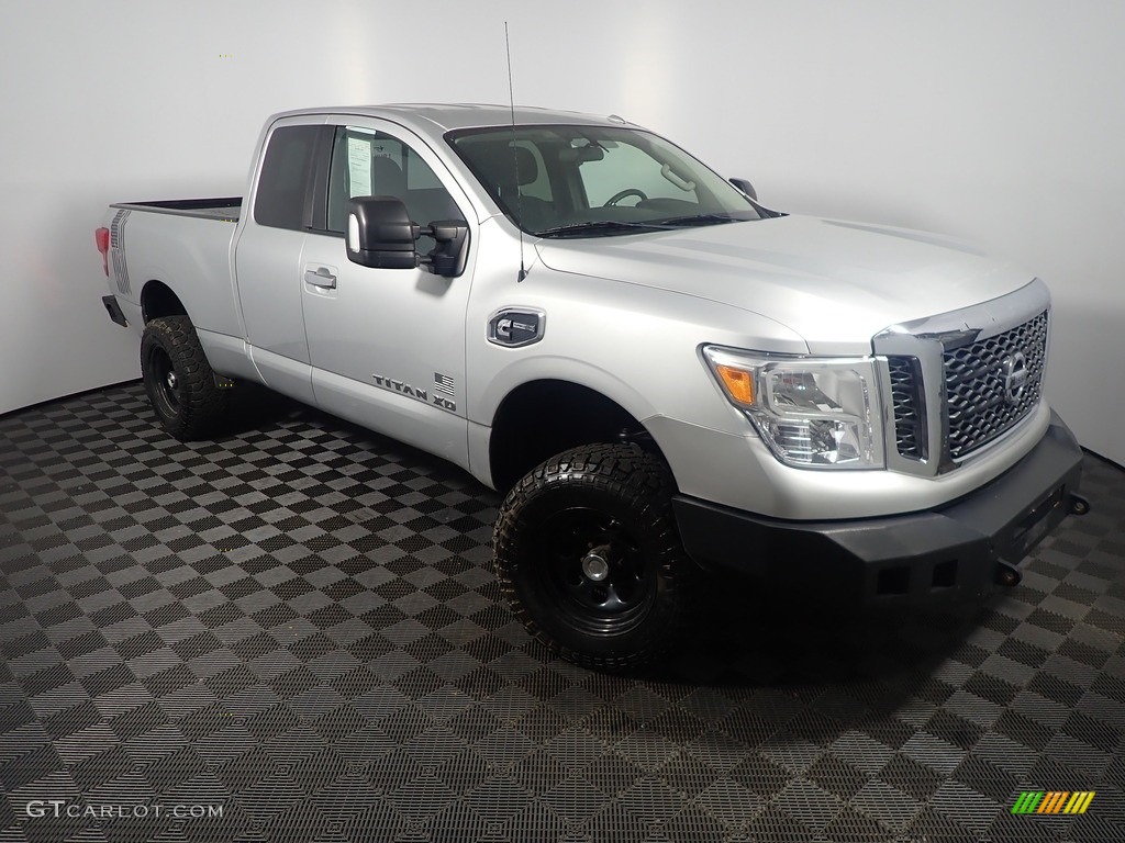2017 Nissan TITAN XD SV King Cab 4x4 Exterior Photos