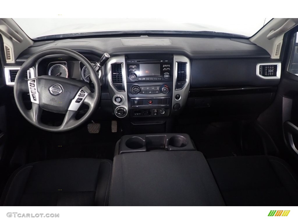 2017 Nissan TITAN XD SV King Cab 4x4 Dashboard Photos