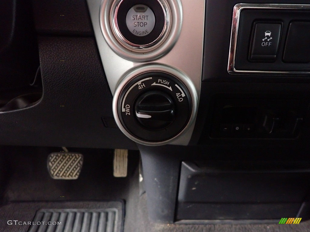 2017 Nissan TITAN XD SV King Cab 4x4 Controls Photo #144304009
