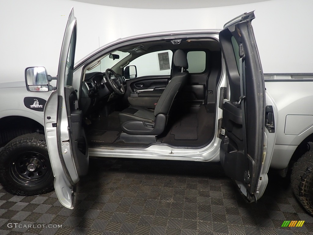 2017 Nissan TITAN XD SV King Cab 4x4 Door Panel Photos