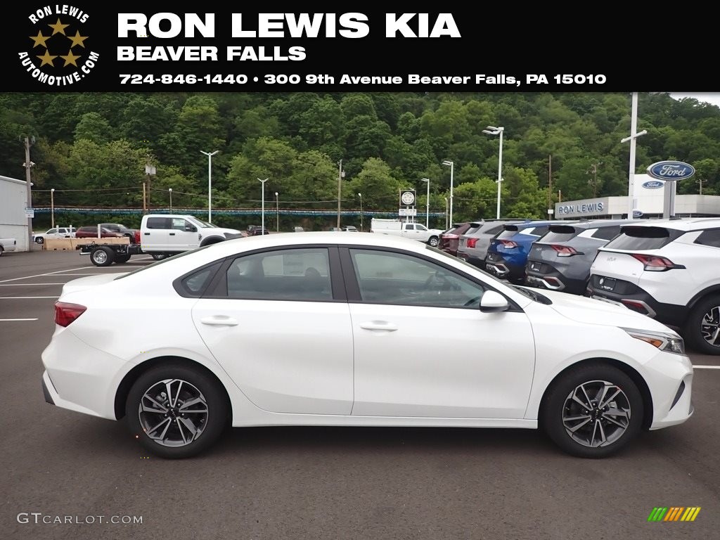 2022 Forte LXS - Snow White Pearl / Black photo #1