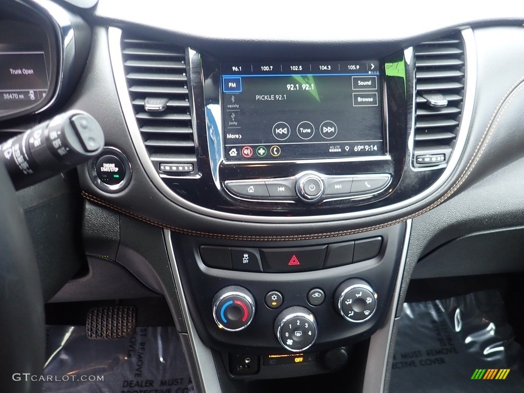 2019 Chevrolet Trax LT AWD Controls Photos