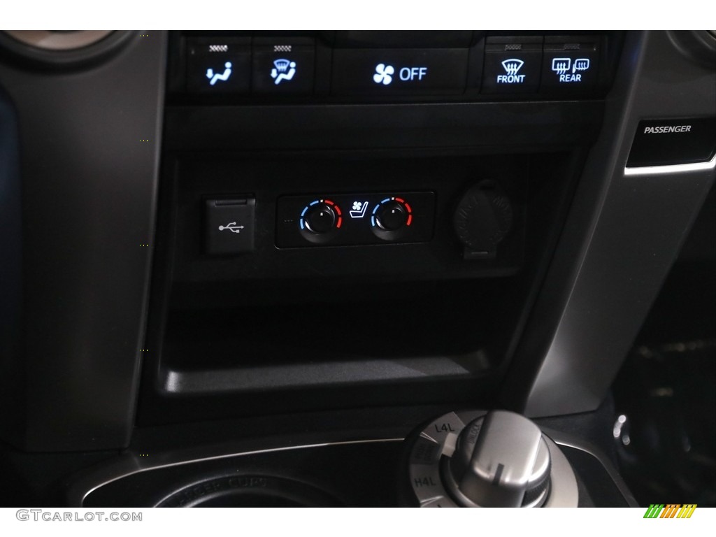 2020 4Runner Limited 4x4 - Midnight Black Metallic / Black photo #13