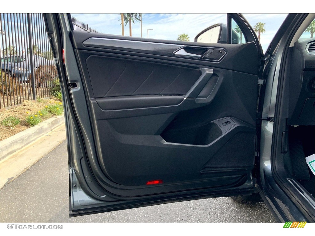 2018 Volkswagen Tiguan SEL Premium 4MOTION Titan Black Door Panel Photo #144316783