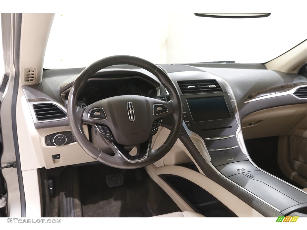 2016 Lincoln MKZ 3.7 AWD Dashboard Photos
