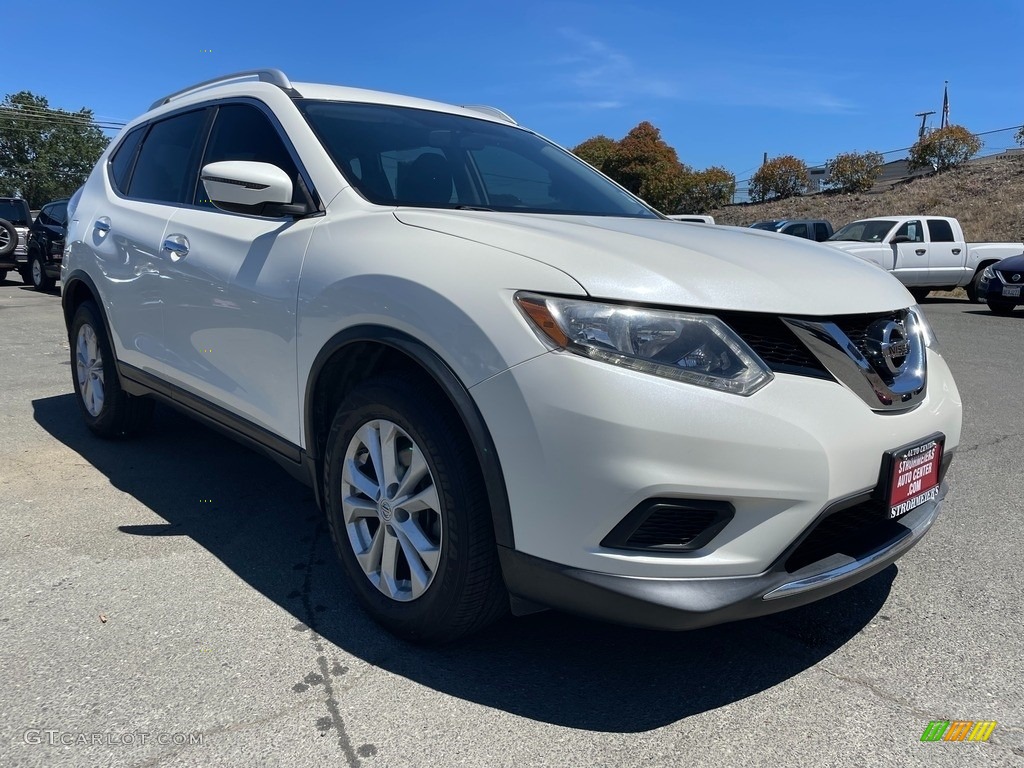 2016 Rogue SV - Pearl White / Charcoal photo #1