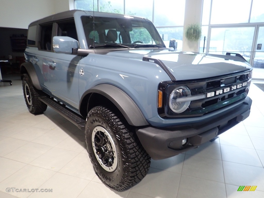 Area 51 2022 Ford Bronco Outer Banks 4x4 4-Door Exterior Photo #144320590