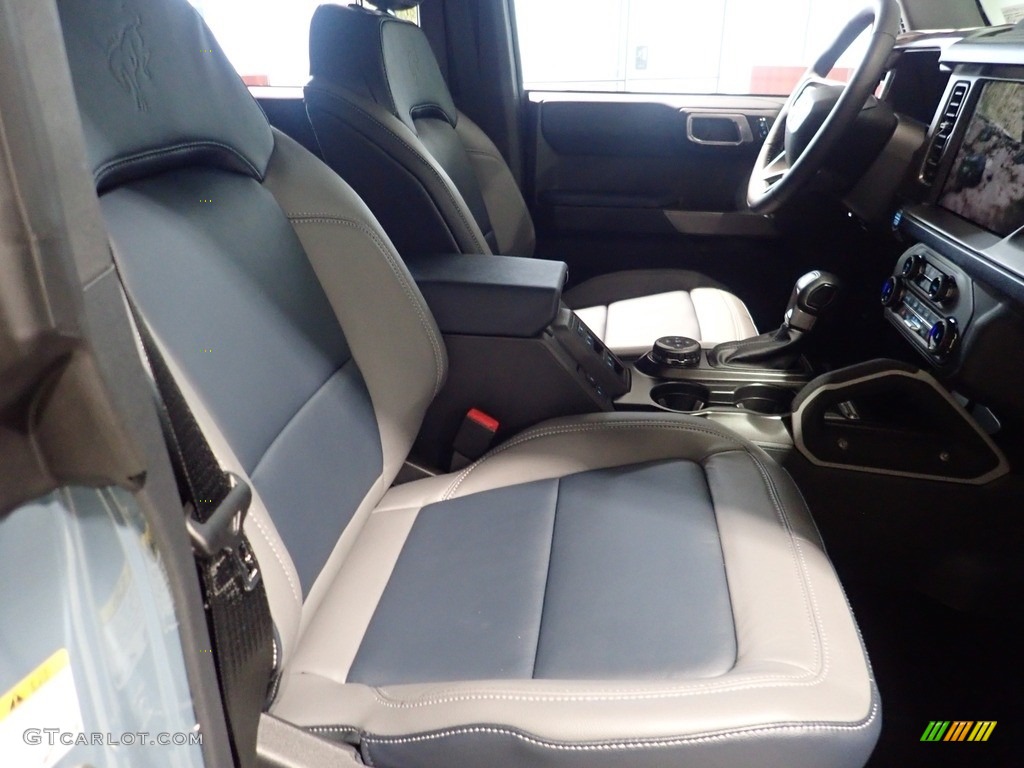 2022 Ford Bronco Outer Banks 4x4 4-Door Front Seat Photo #144320638