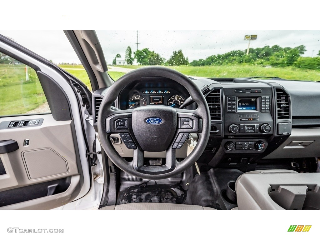 2017 F150 XL SuperCrew - Oxford White / Earth Gray photo #27