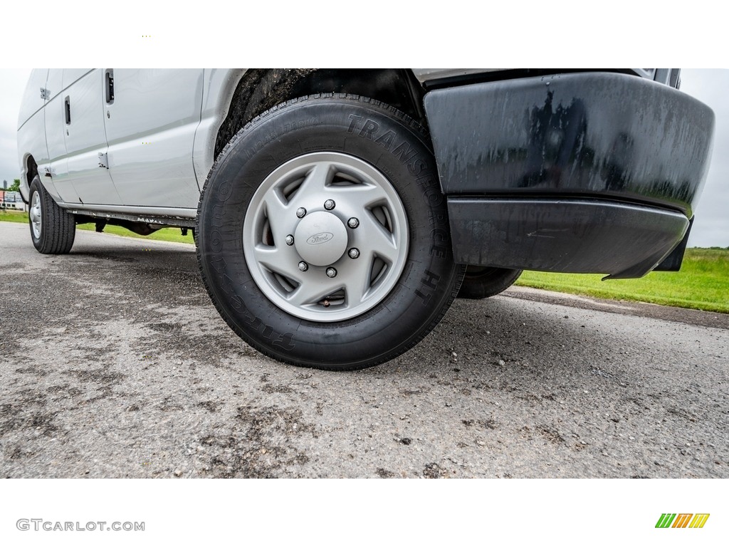 2014 E-Series Van E250 Cargo Van - Oxford White / Medium Flint photo #2