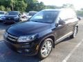 Deep Black Pearl 2016 Volkswagen Tiguan SE 4MOTION